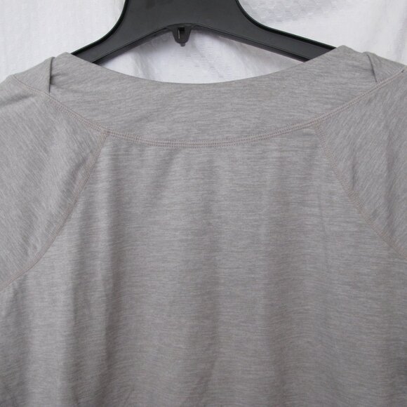 Asics Long Sleeve Top with Thumb Holes and Hand Cover Cuffs - Picture 10 of 11